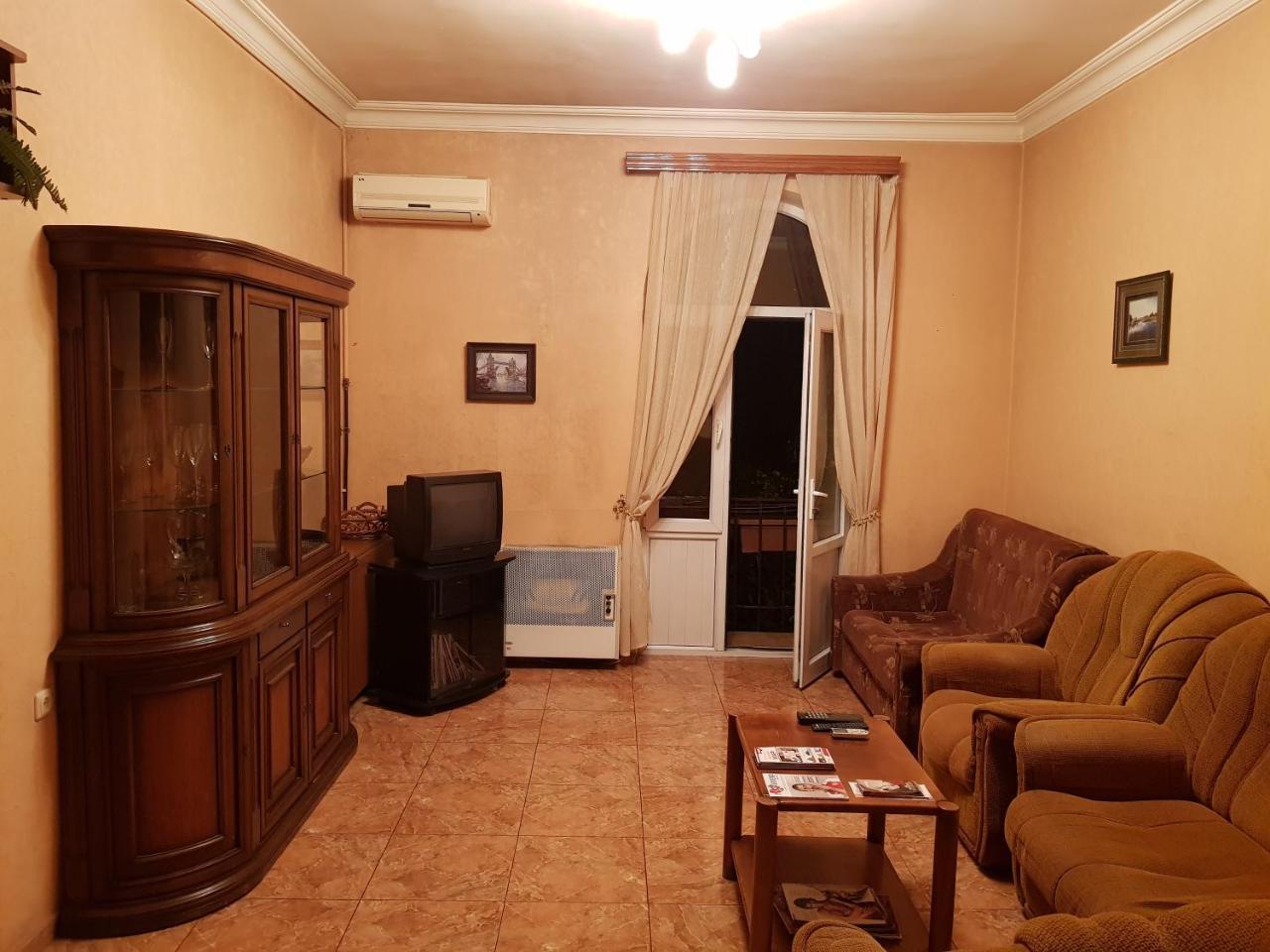 Agora Arcs Apartment Yerevan Exterior photo